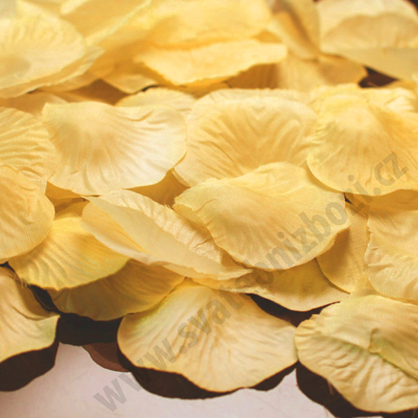 Textilní plátky růží na házení 48 x 52 mm - okrově žlutá (100 ks/bal)