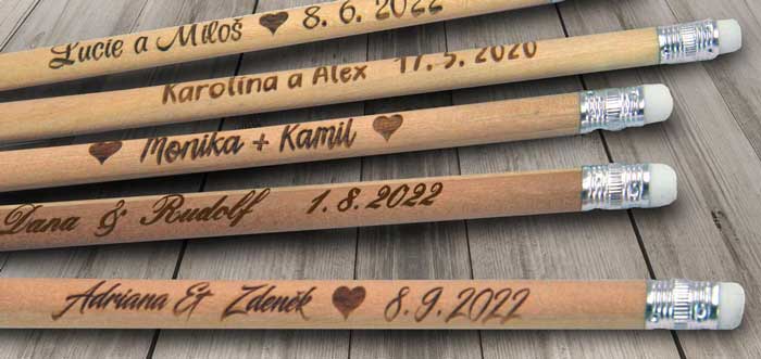 Svatební tužky pro svatebčany-Obyčejná dřevěná tužka s datem svatby. Dárek, který si každý ponechá roky!